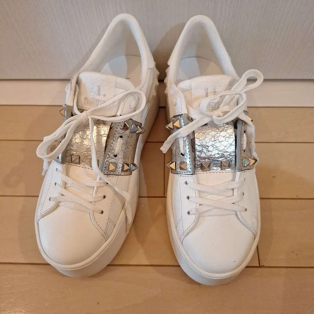 valentino 厚底　プラットフォーム　スニーカー　レディース　35 2025年最新】valentino スニーカー 厚底の人気アイテム - メルカリ