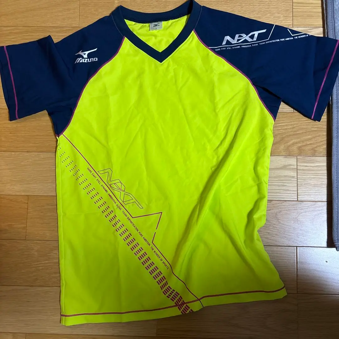 Thumbnail of Mizuno NEXT V-neck Piste Shirt, Size S, Short Sleeve