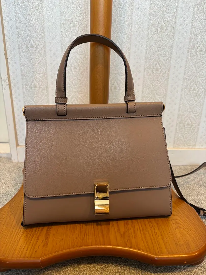 N. 手提包 的縮圖