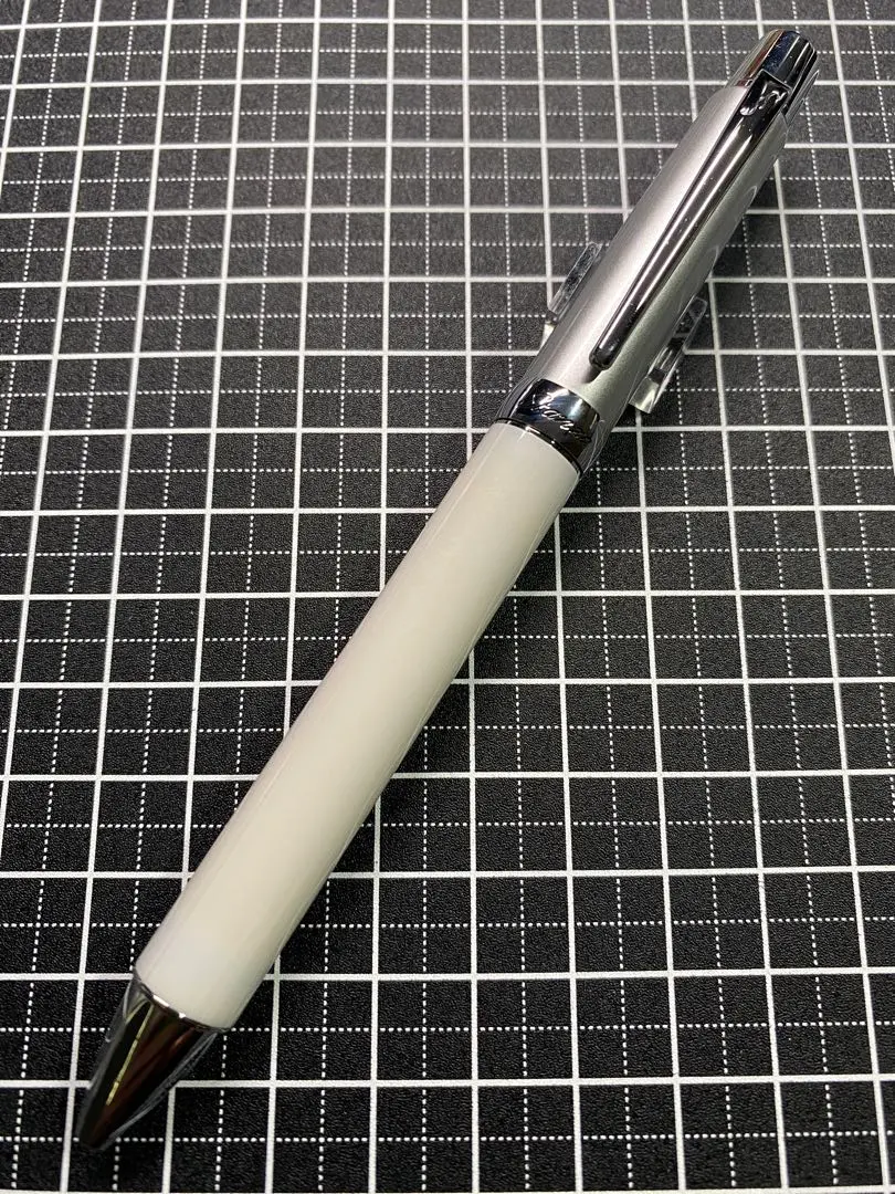 百樂 Stanza Ceramics 白色 圓珠筆 的縮圖