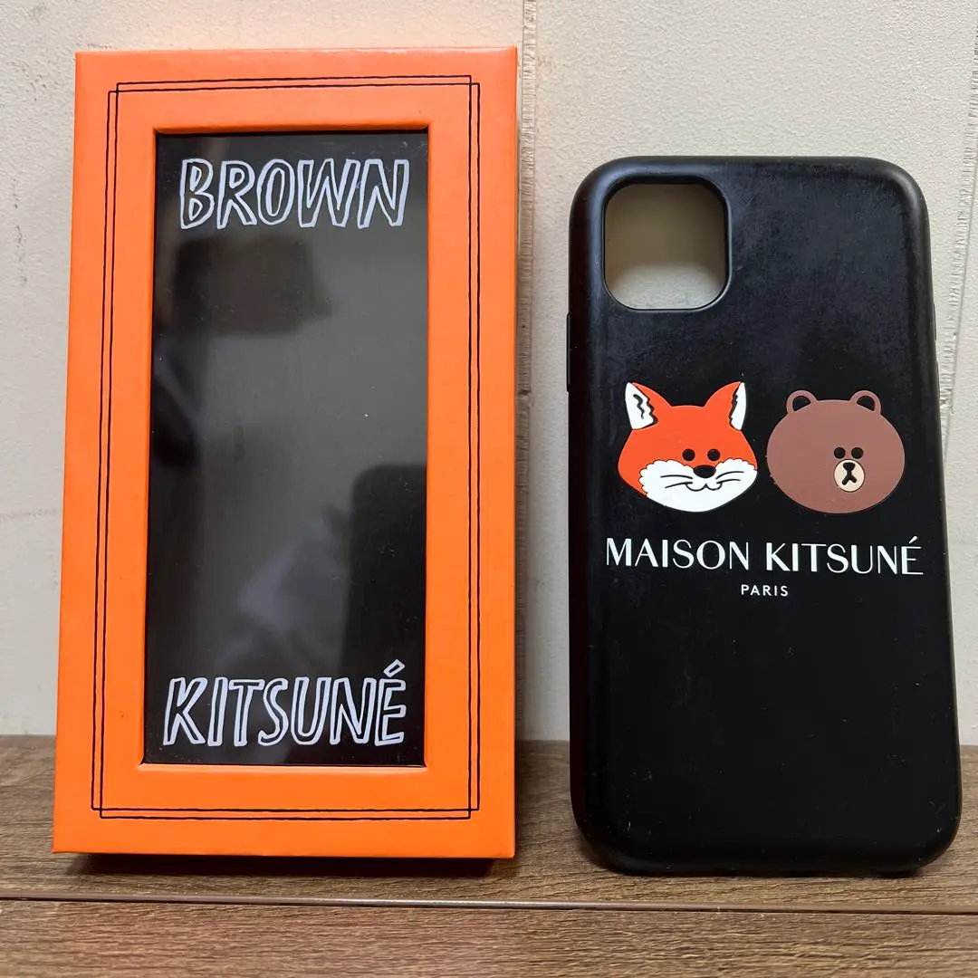 MAISON KITSUNE&#39; - MAISON KITSUNE iPhone11 スマホケース Amazon.co.jp: MAISON KITSUNE メゾンキツネ MONOCHROME FOX