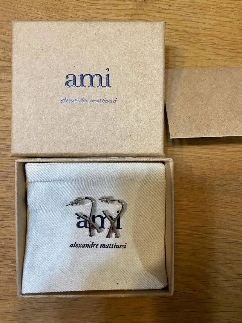 大幅値下げ‼️■新品未使用■【AMI PARIS】アミパリ スモール フープピアス Ami De Coeur スモール フープイヤリング ゴールド | AMI PARIS
