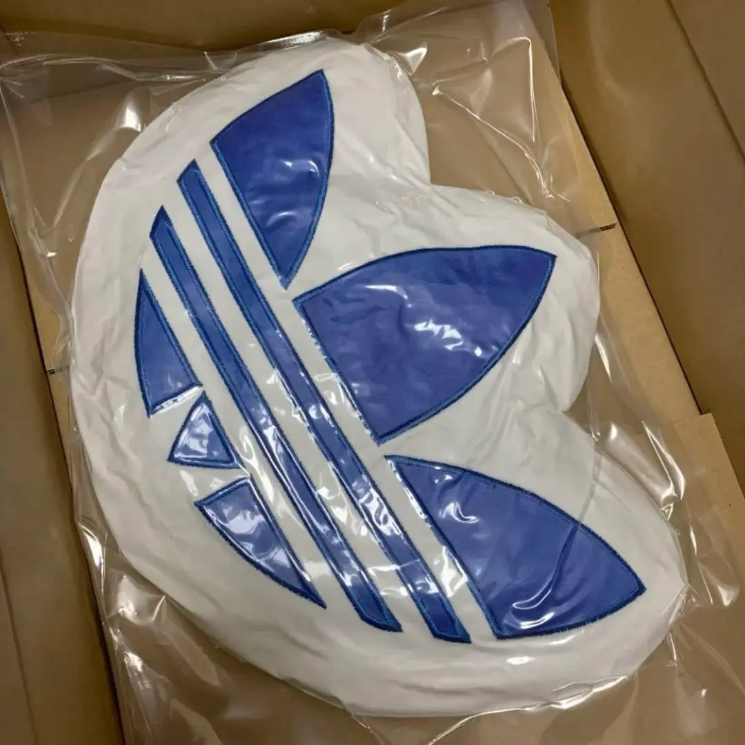 【非売品】アディダス特製クッション　オリジナルスロゴ 2025年最新】adidasクッション非売品の人気アイテム - メルカリ
