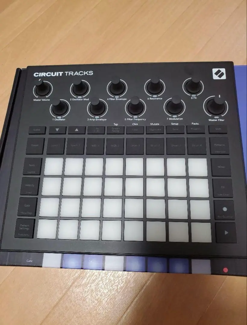 Novation Circuit リズムマシン【最終お値下げ】 Amazon | Novation グルーブボックス Circuit リズムマシン