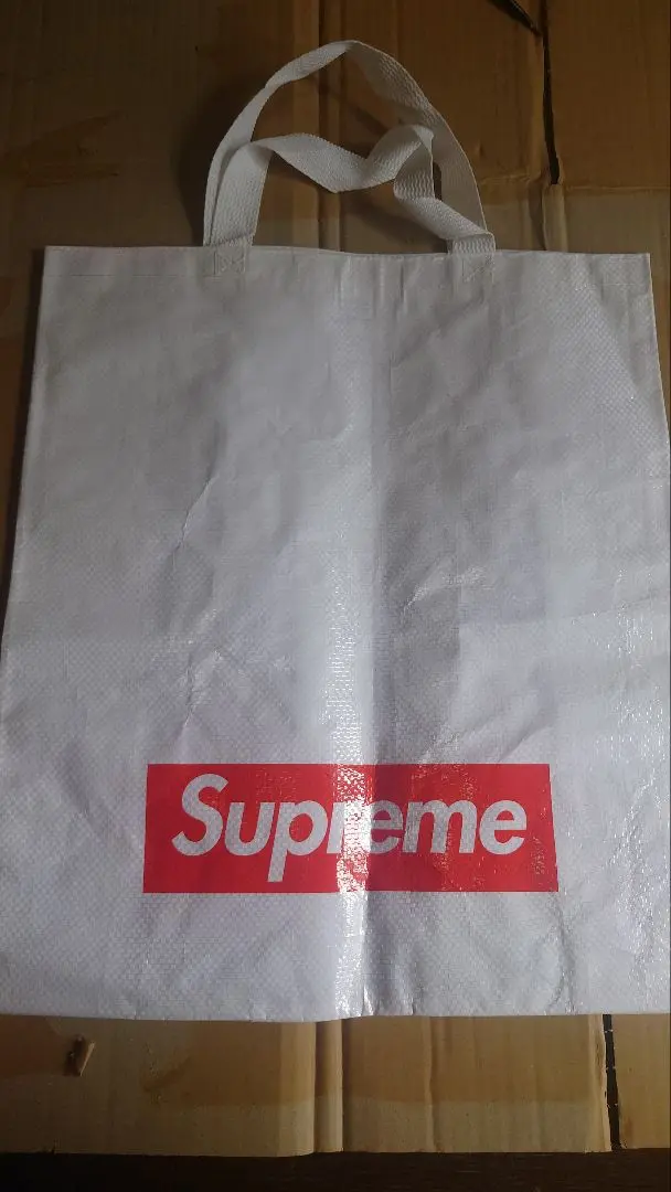 2025年最新】#supremeキーチェーンの人気アイテム - メルカリ