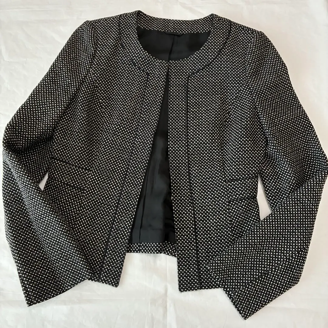 Thumbnail of Excellent Condition: ANAYI Collarless Tweed Jacket, Navy, Size 38, Anayi