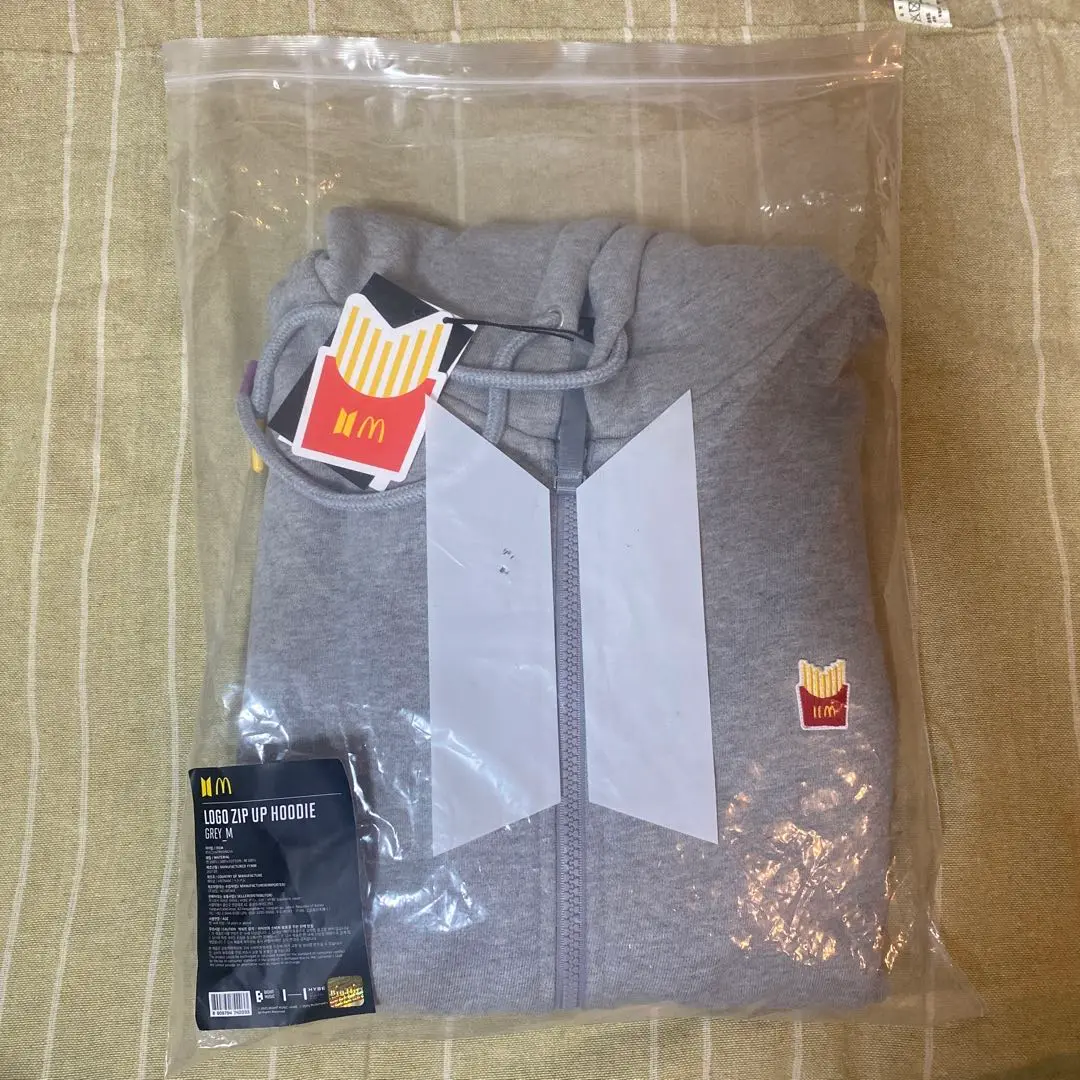 BTS マクドナルド　コラボパーカー　Mサイズ 2025年最新】bts マクドナルド パーカーの人気アイテム - メルカリ