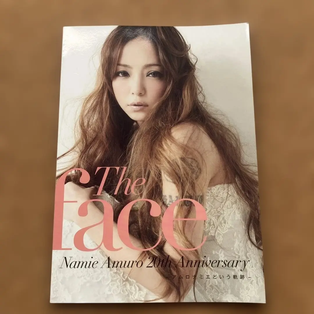 安室奈美恵 ツアーパンフレット 20th anniversary 写真集 安室奈美恵 ツアーパンフレット 20th anniversary 写真集 - メルカリ