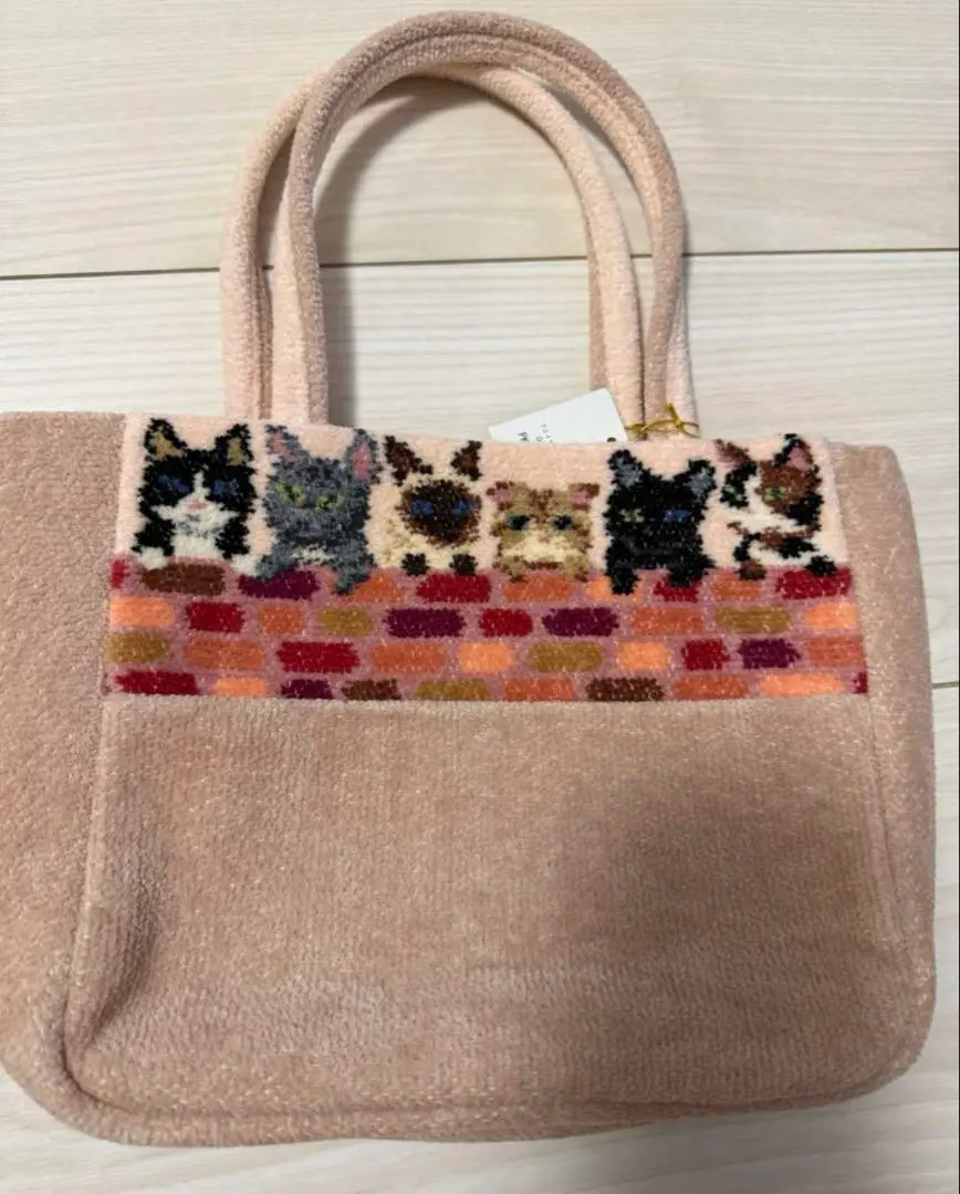 フェイラー　ポーチ　猫　ピーピングキトゥン　新品　廃盤 フェイラー ポーチ 猫 ピーピングキトゥン 新品 廃盤 - メルカリ