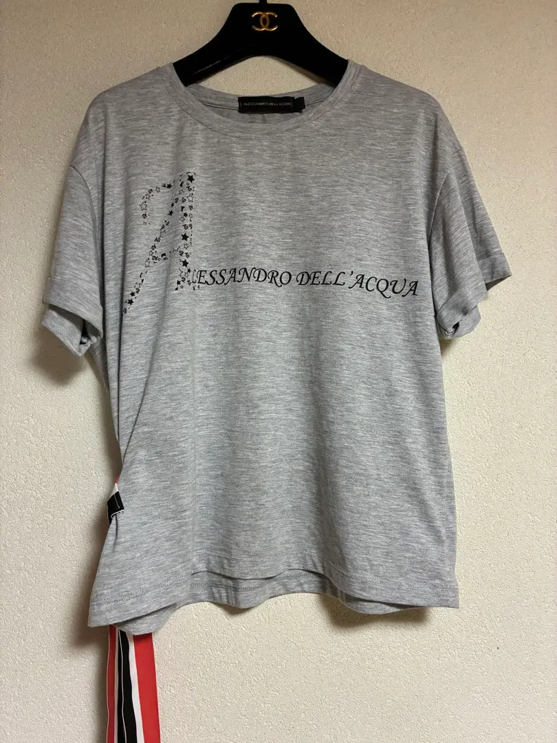 ALESSANDRO DELL'ACQUA グレー Tシャツ 2025年最新】Alessandro dell'Acqua Tシャツ・カットソーの人気