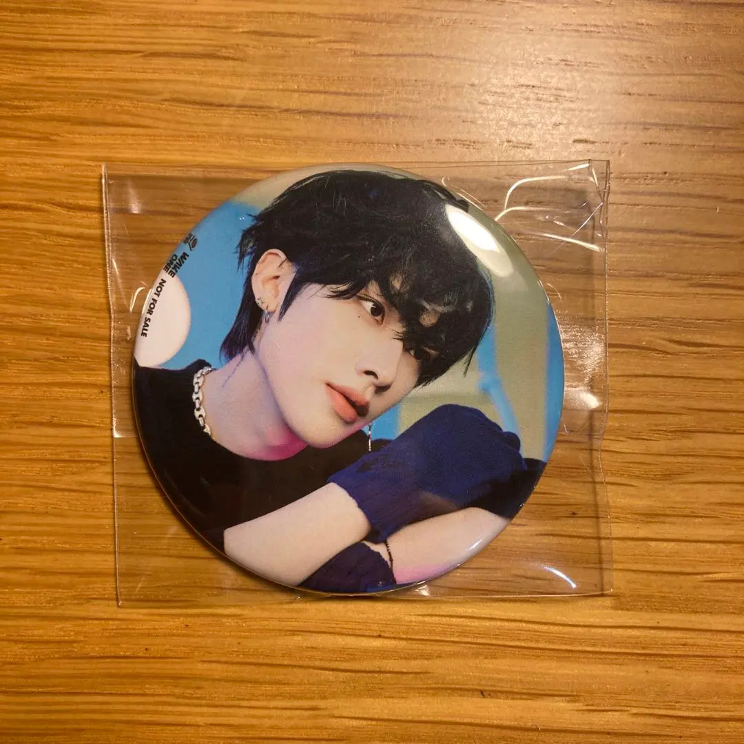 Thumbnail of Ricky Can Badge ZB1 PREZENT Rakuten Books Bonus Zebeone