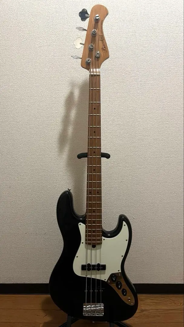【美品】Bacchusベース BJB-580RSM/M DK-ALD ホワイト bjbtopimage001.jpg