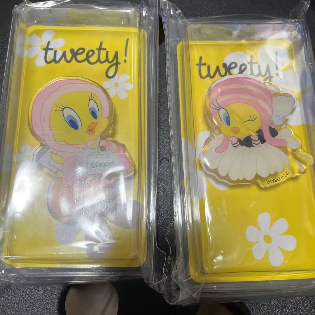 2024 IU H.E.R tweety アクリルトック 4つセット入手困難の品 公式 2024 IU H.E.R tweety アクリルトック キーリング