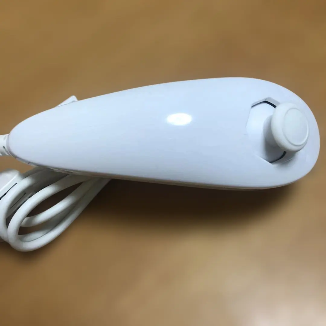 Thumbnail of [Anonymous, Free Shipping] 432-32 Home Video Game Console Nintendo Wii Nunchuk White