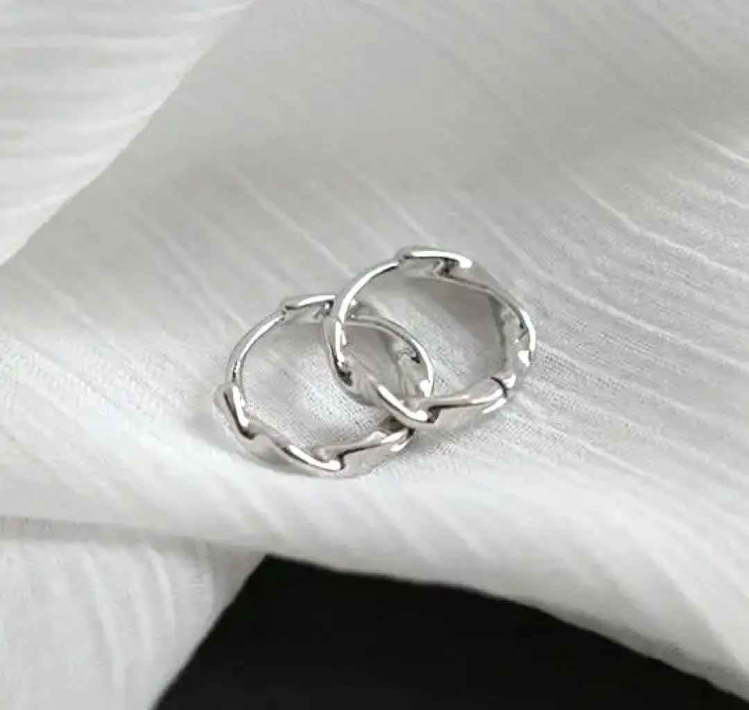 耳環 銀色 扭曲設計 圈形耳環 新品 男女通用 不鏽鋼 的縮圖