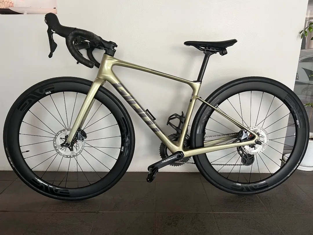 2021年モデル　DEFY ADVANCED 2  【都内手渡し限定】 2021 GIANT Bicycles | DEFY ADVANCED 2 (New 2022)