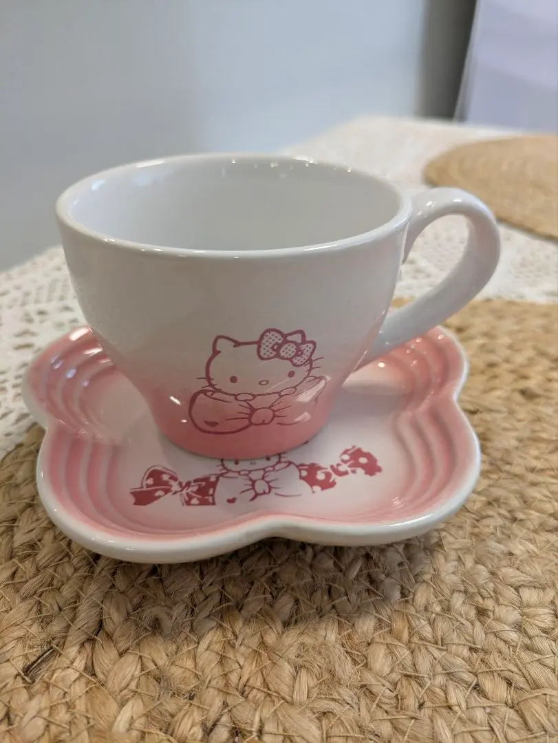 ルクルーゼ　エプロン3枚　台湾　キティ　コラボ　ピンク LE CREUSET - ルクルーゼ ハローキティ レア台湾限定 LE creuset