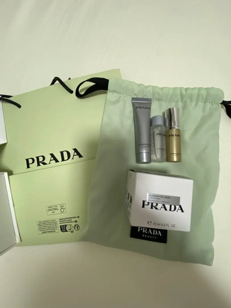 新品★PRADA AUGMENTED SKIN トライアルセット Prada Augmented Skin Discovery Kit | Prada Beauty