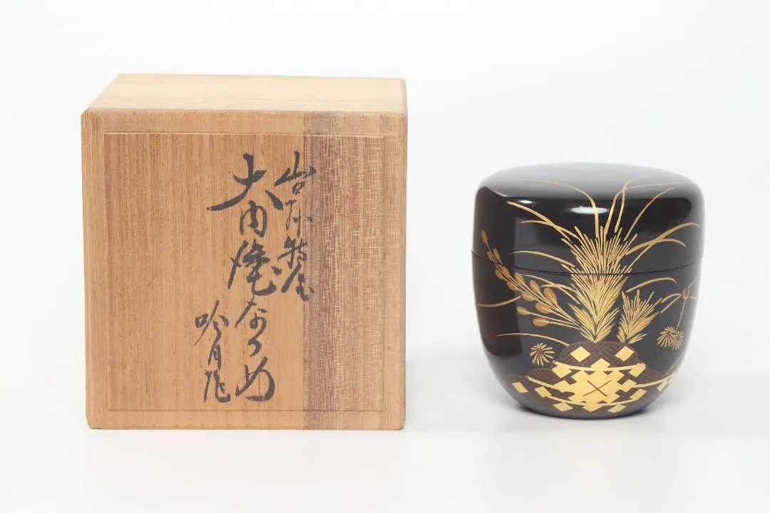 Thumbnail of Lacquerware tea caddy, natsume (tea container), antique art