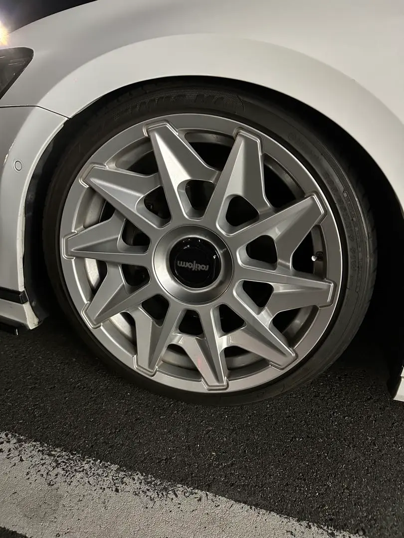 vash_03rotiform cvt 19インチpcd100-112 rotiform cvt 19インチ 8.5j pcd112/100