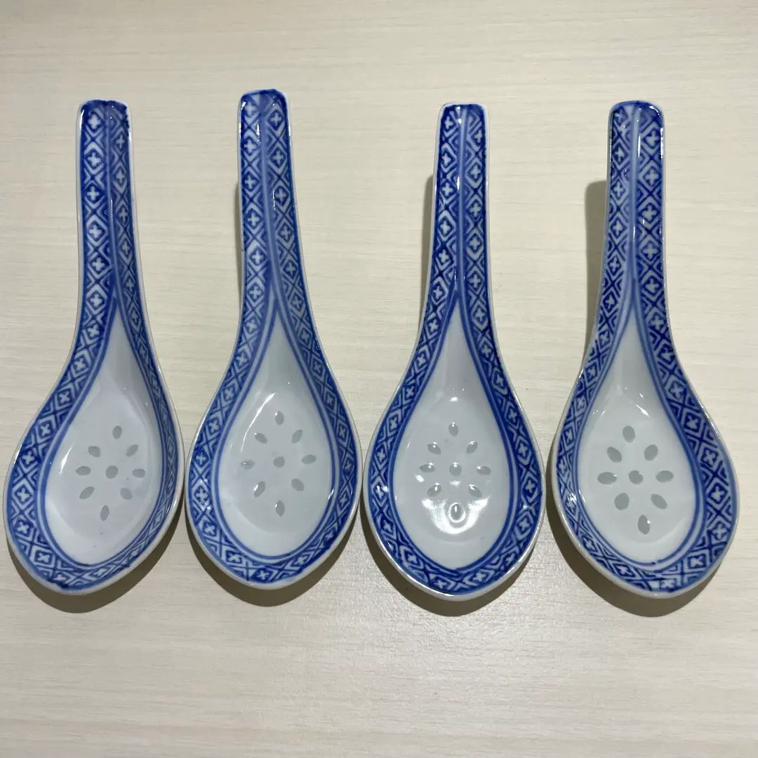 ＊【未使用品】中国 景徳鎮 れんげ 15本 ホタル焼き 蛍手 透かし レンゲ 未使用品】中国 景徳鎮 れんげ 15本 ホタル焼き 蛍手 透かし レンゲ