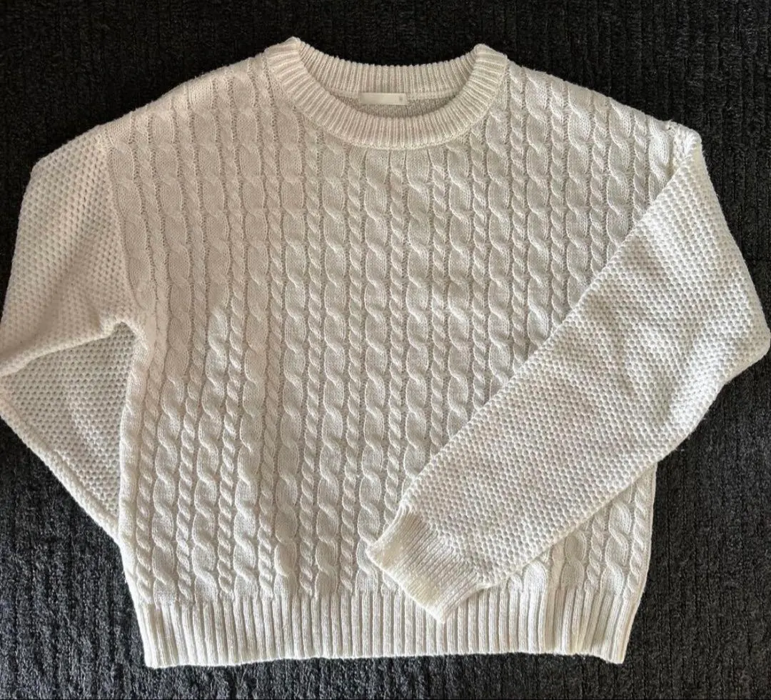 Thumbnail of GU Cable Knit White Sweater, Size M