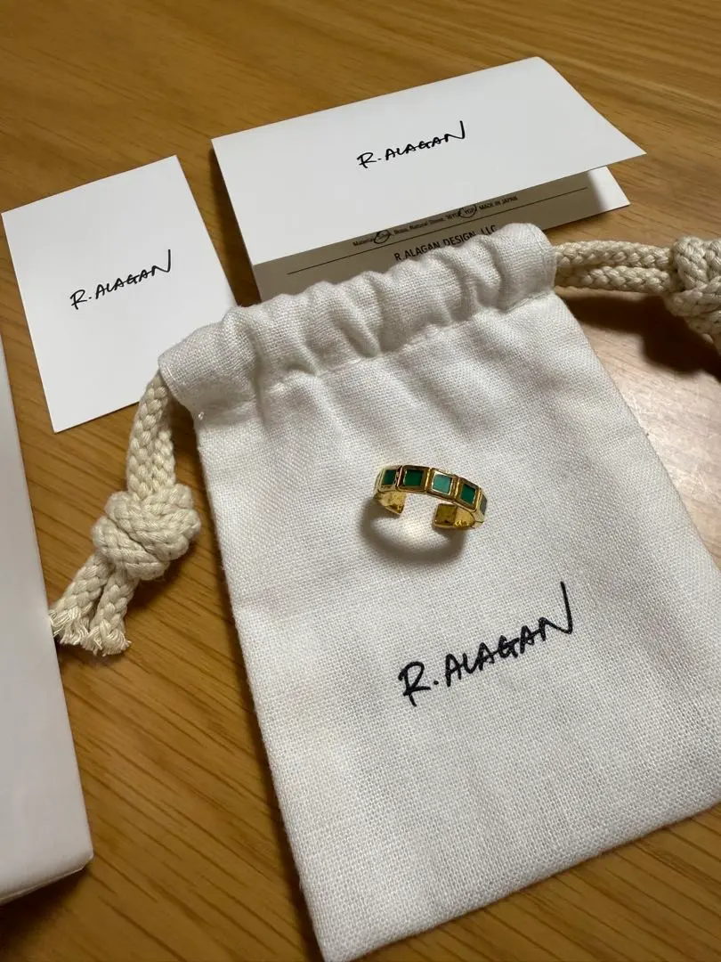 R.ARAGANオニキスストーンイヤリング R.ALAGAN/OVAL STONE EARRING(BLACK)