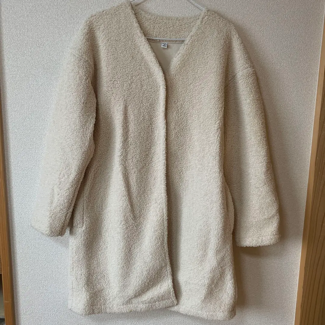 Thumbnail of UNIQLO outerwear, white, M