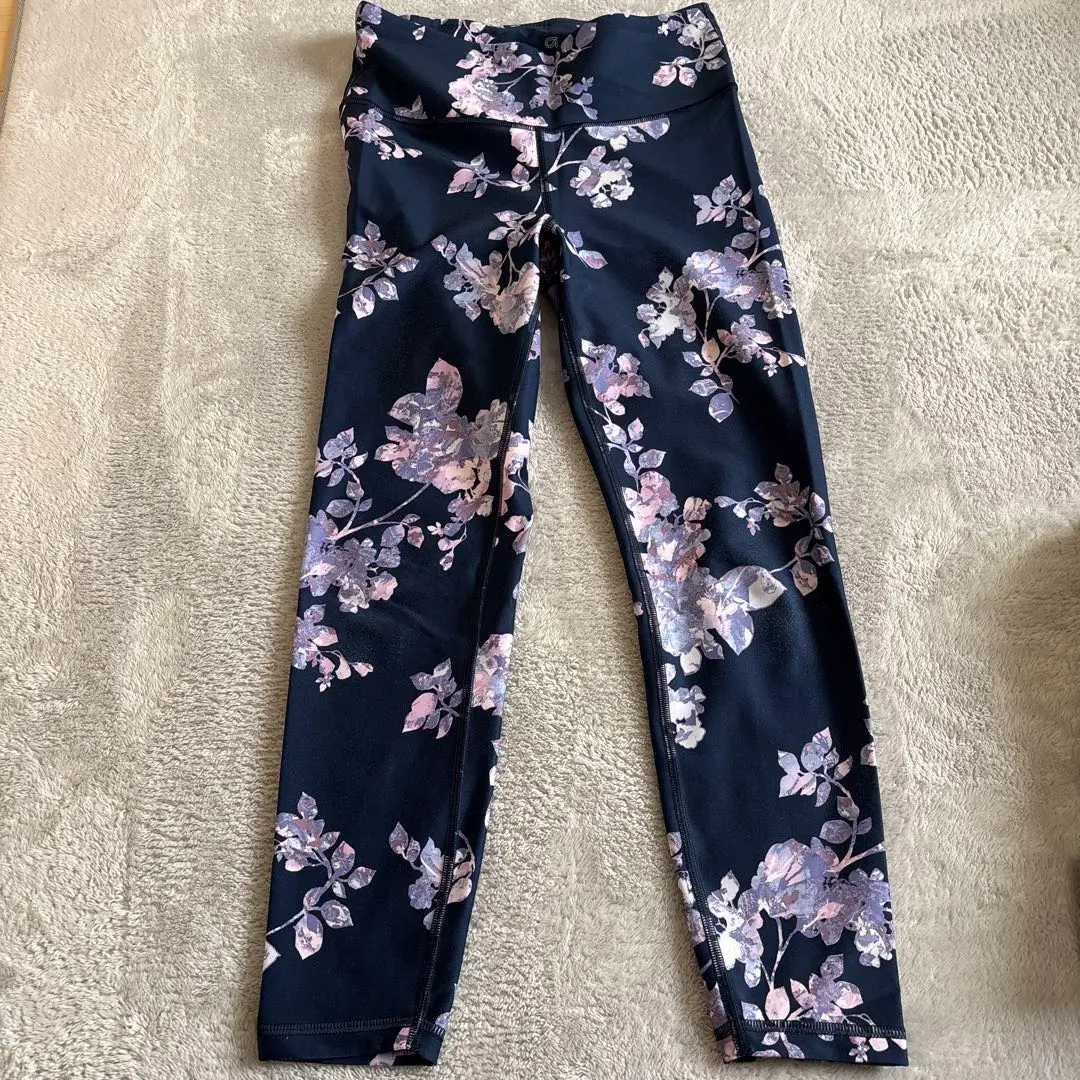 GapFit 花卉圖案 瑜伽緊身褲 S 的縮圖