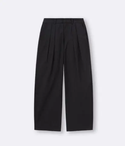 Thumbnail of Black women's wide-leg pants with pleats, stylish and versatile