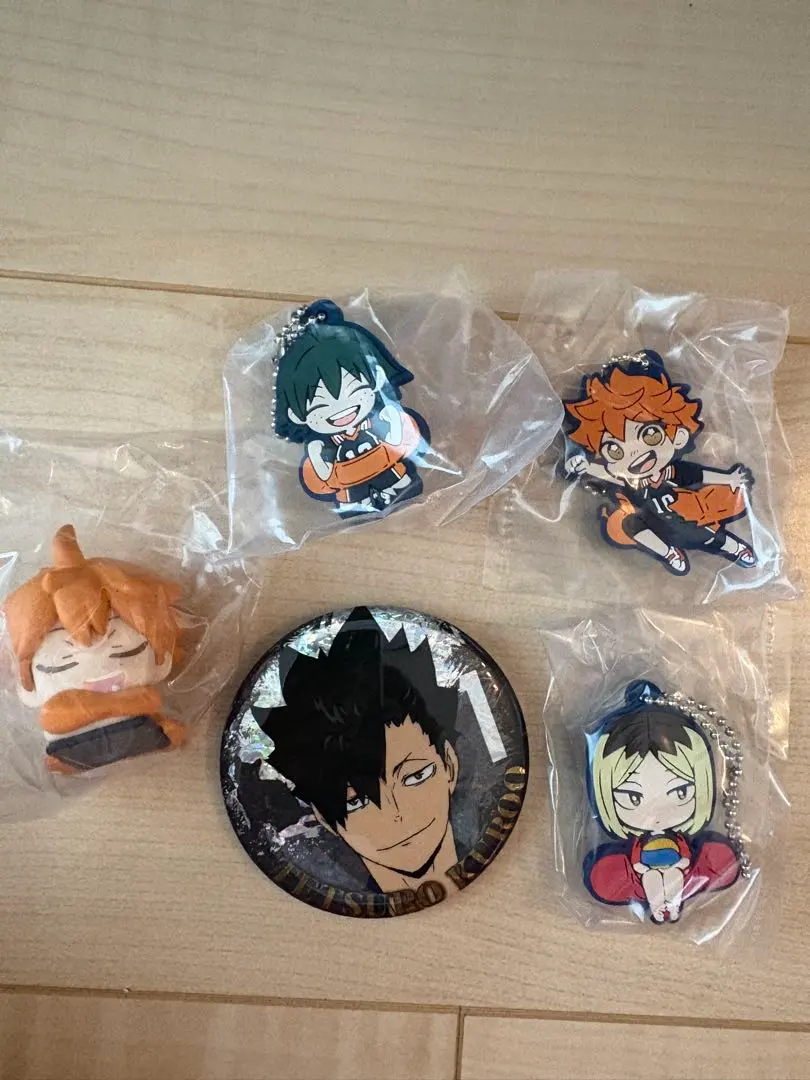 Thumbnail of Set of 6 Haikyu!! acrylic keychains, etc.