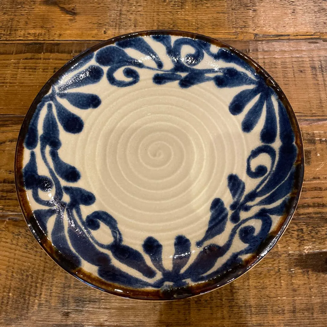 Thumbnail of Ryukyu Ruri Karakusa 9-inch Plate