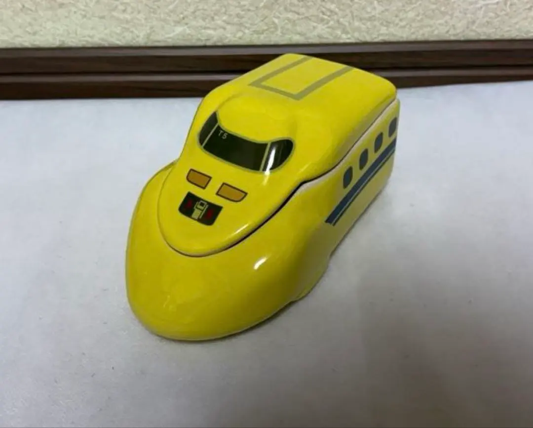 Thumbnail of Shinkansen Doctor Yellow ceramic bento box