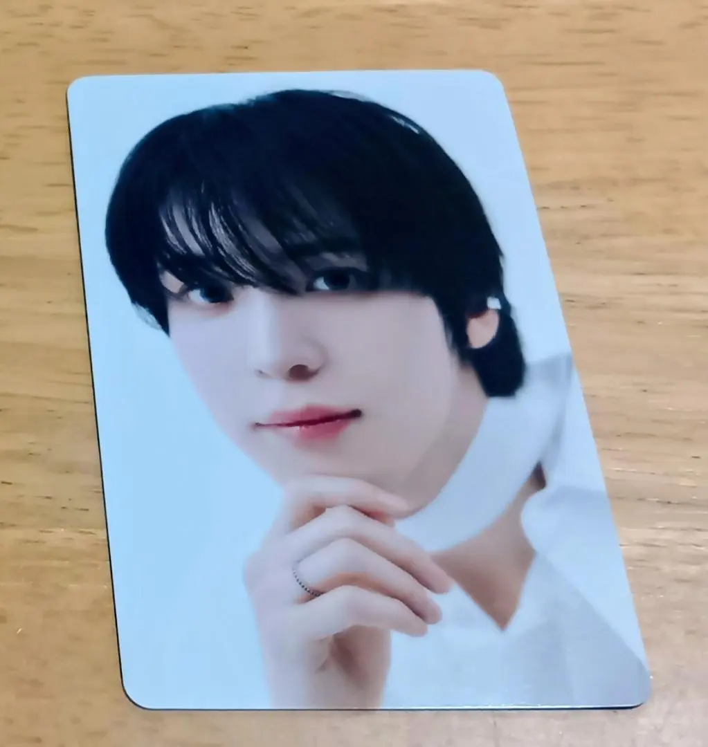 Thumbnail of ATEEZ Ashes to Light HMV bonus trading card Yunho