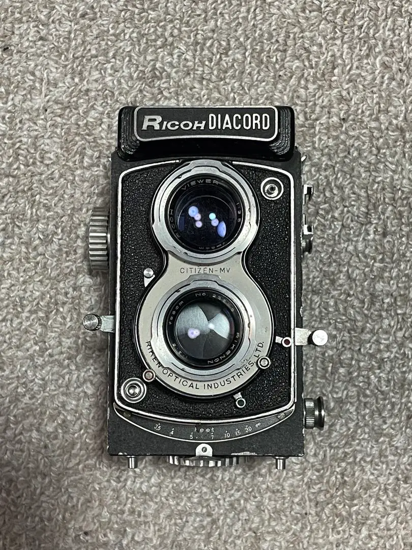 Ricoh Diacord 二眼レフカメラと三脚