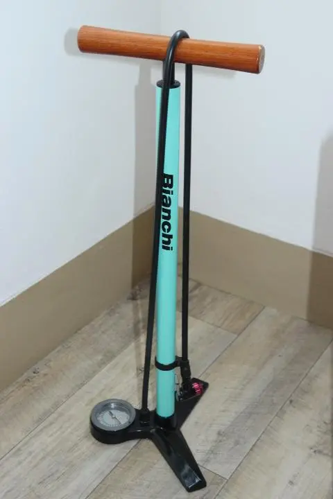 【美品】Bianchi フロアポンプ 圧力計付き ☆Bianchi 空気入れ ロードバイク用空 フロアポンプ 圧力計付