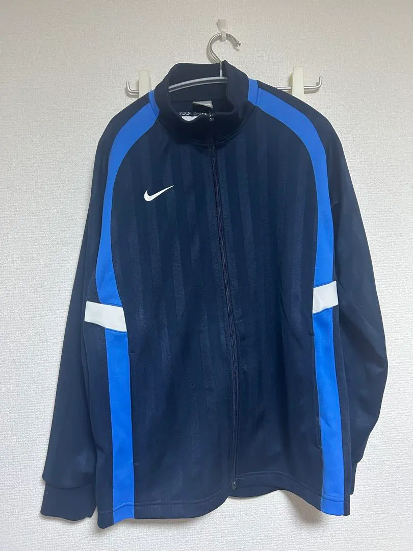 耐吉運動服 的縮圖