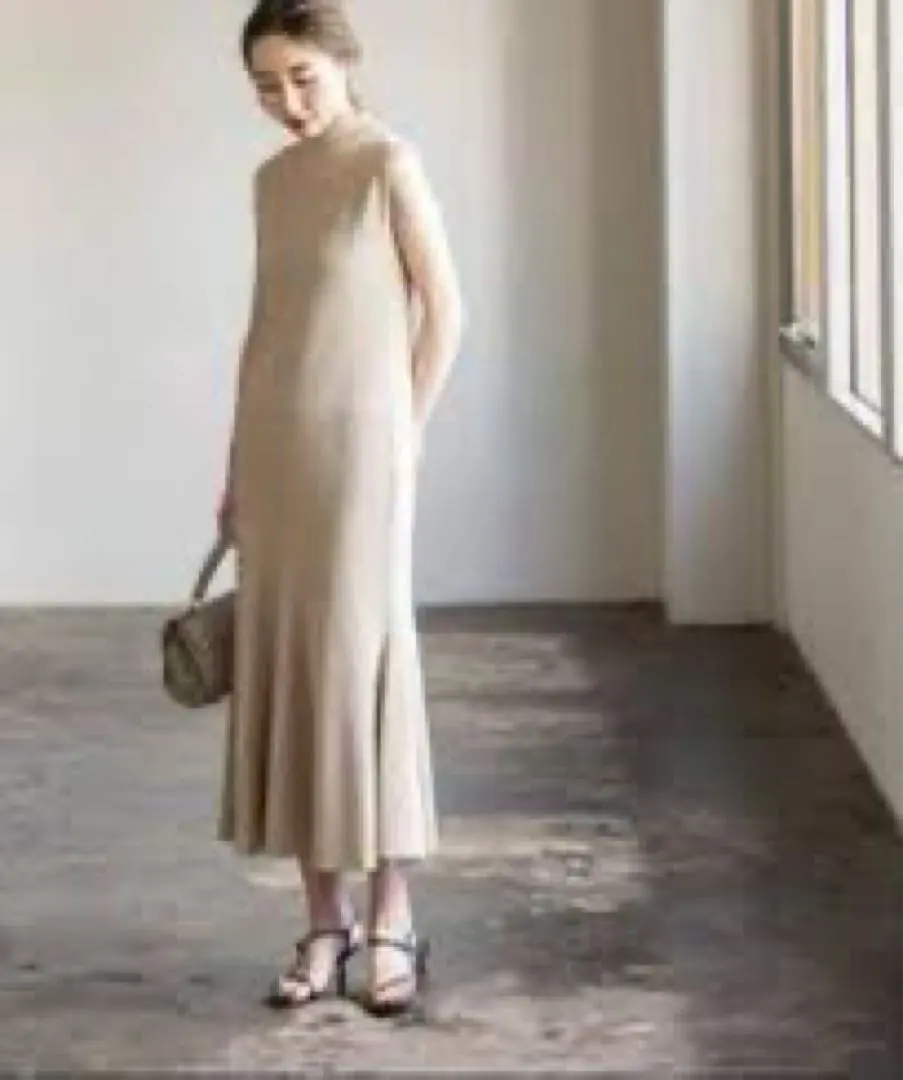 NOBLE 羅紋針織連衣裙 米色 FREE SIZE 的縮圖