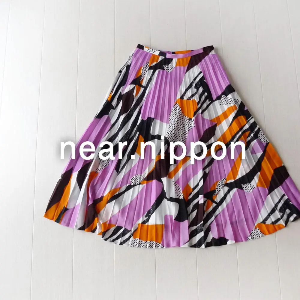 Thumbnail of Excellent condition NEAR.NIPPON 27,000 yen all-over print pleated skirt United Arrows C