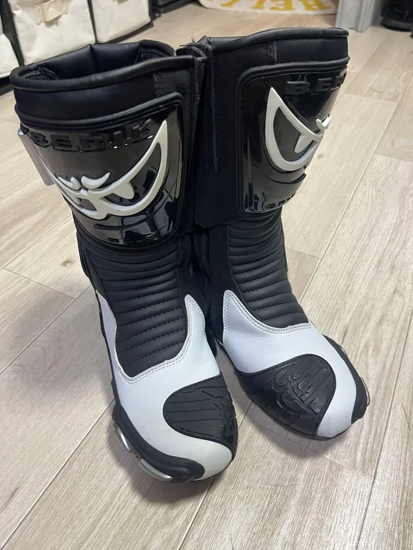 Berik バイクブーツ　43 BERIK ベリック レーシングブーツ BOT-1289-BK BLACK/WHITE 43