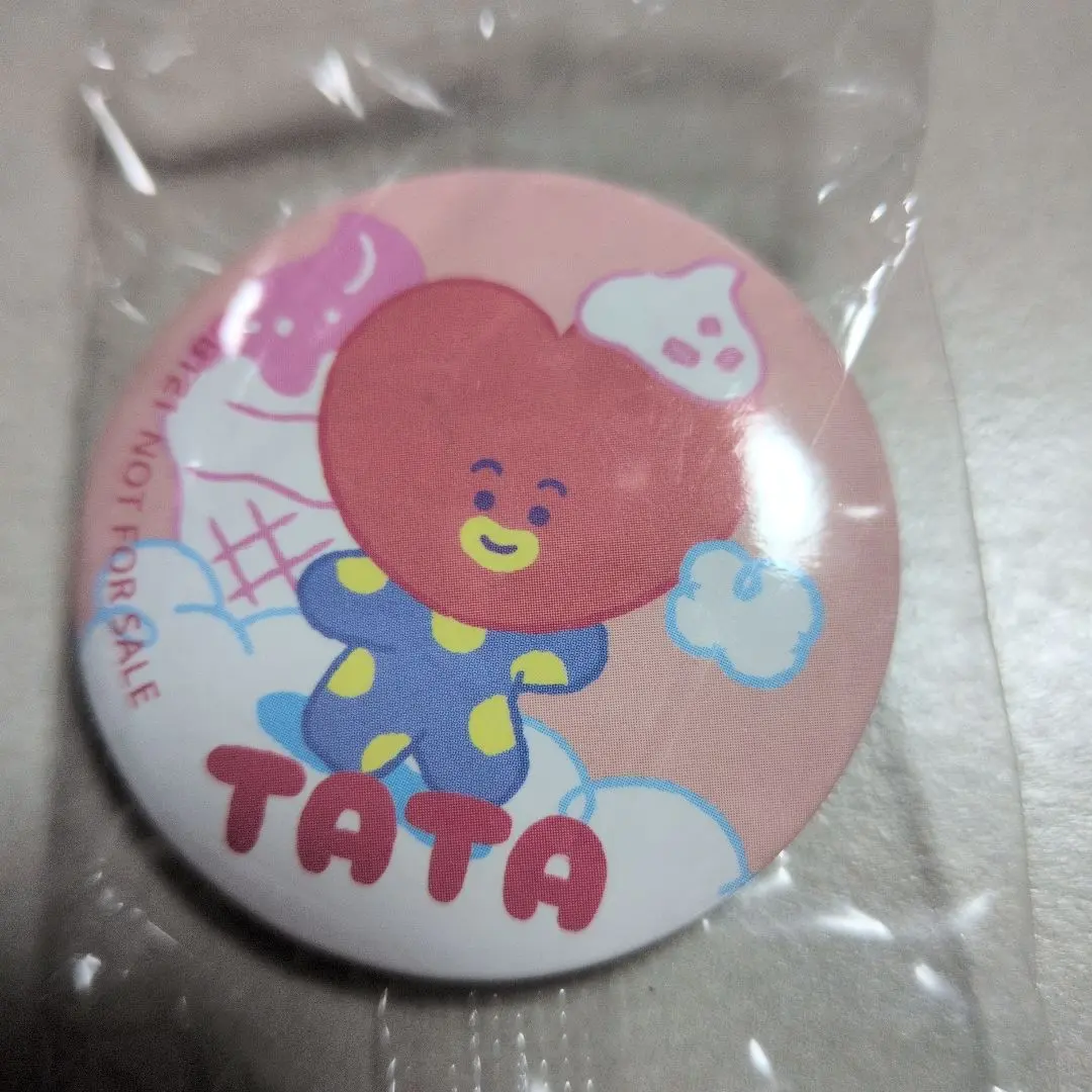 Thumbnail of TATA Can Badge, approximately 4cm in diameter, unopened, Kura Sushi