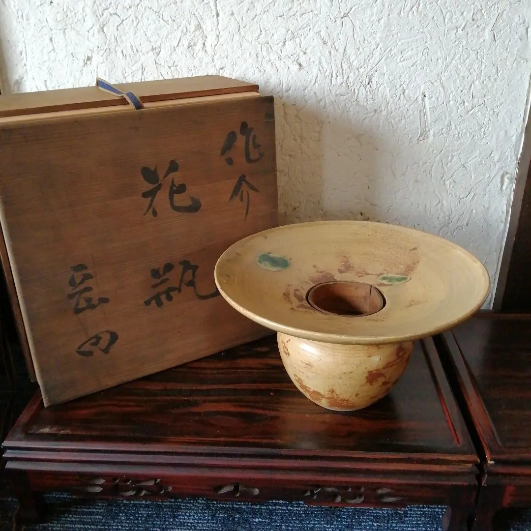 瀬戸焼　加藤作助　粉引海老摘蛤形食籠　18cm　大正〜昭和初期 瀬戸焼 加藤作助 黄瀬戸薄端花瓶 31cm 明治〜昭和初期