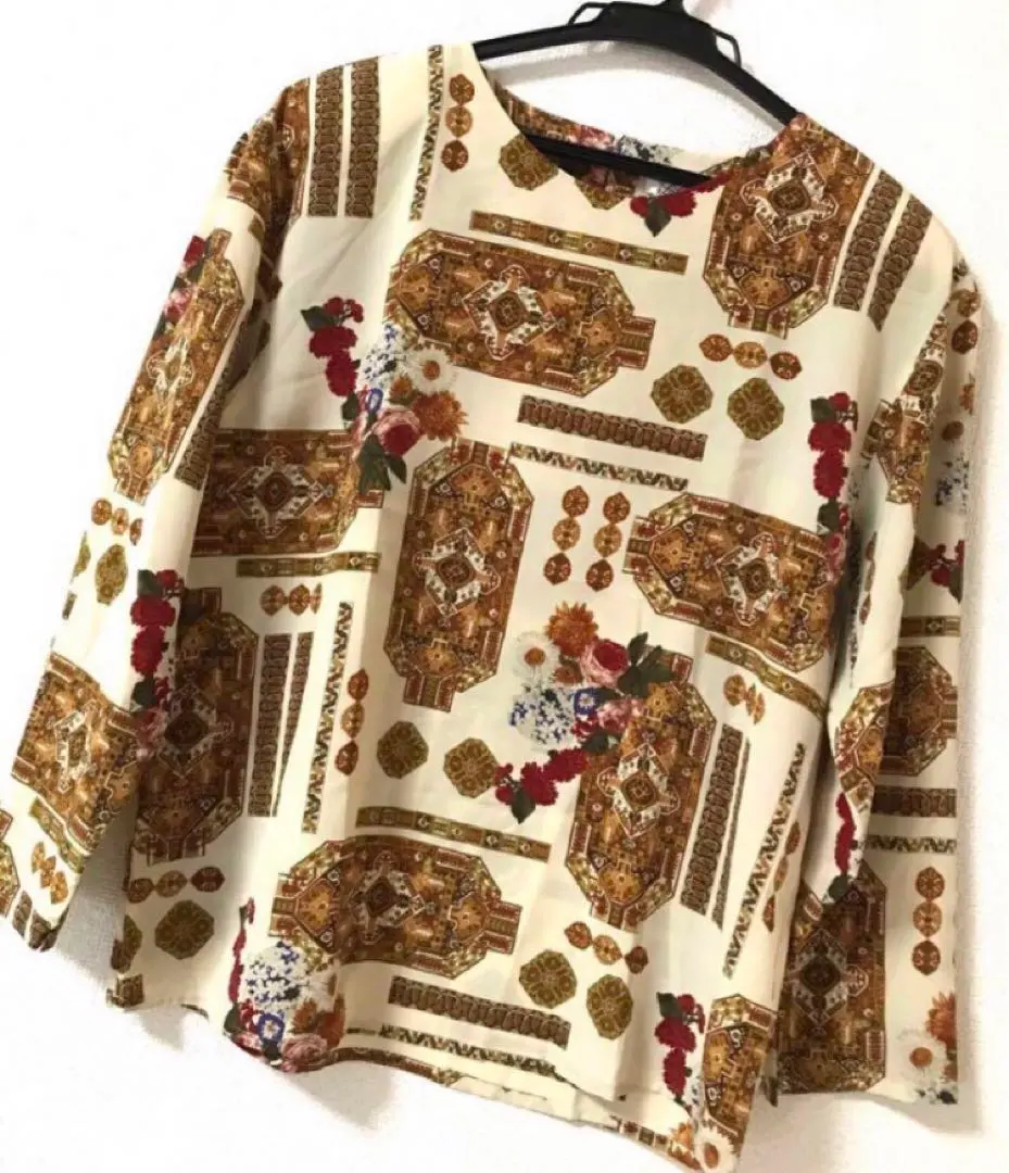 Thumbnail of Lui Chantand Floral Blouse Vintage Retro Unique Bold 38