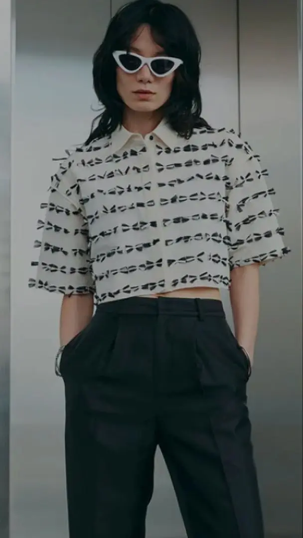 【期間限定価格】CHARMING RIBBON LIKE SHORT SHIRT CHARMING RIBBON LIKE SHORT SHIRT