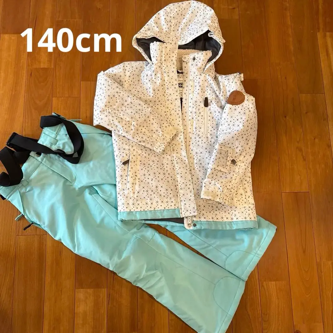 Thumbnail of Excellent Condition: GERRY Cosby Snow Wear, 140cm, White & Peppermint