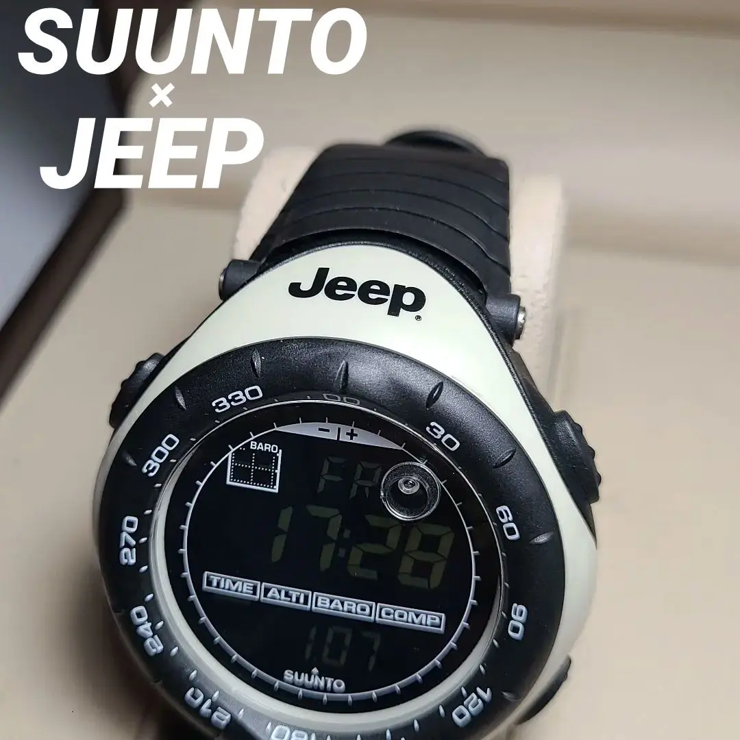 値下げ（未使用）Jeep クロノグラフ　ホワイトセラミック　ソーラー 値下げ（未使用）Jeep クロノグラフ ホワイトセラミック