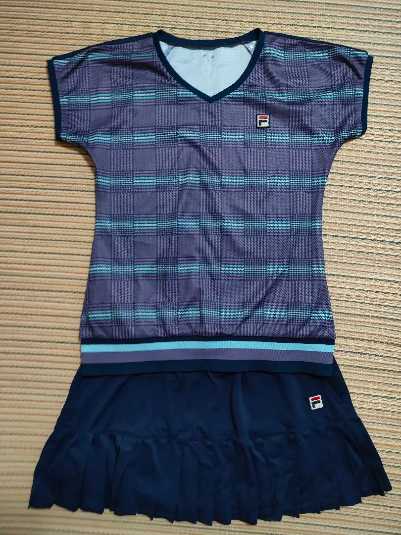 斐樂網球服 上下套裝 的縮圖