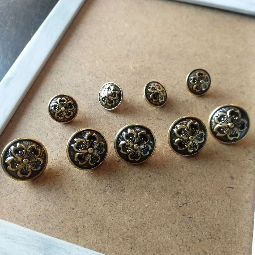 Thumbnail of Unused School Uniform Buttons - Gakuran - 15mm x 4, 20mm x 5 - School Uniform - Elementary School