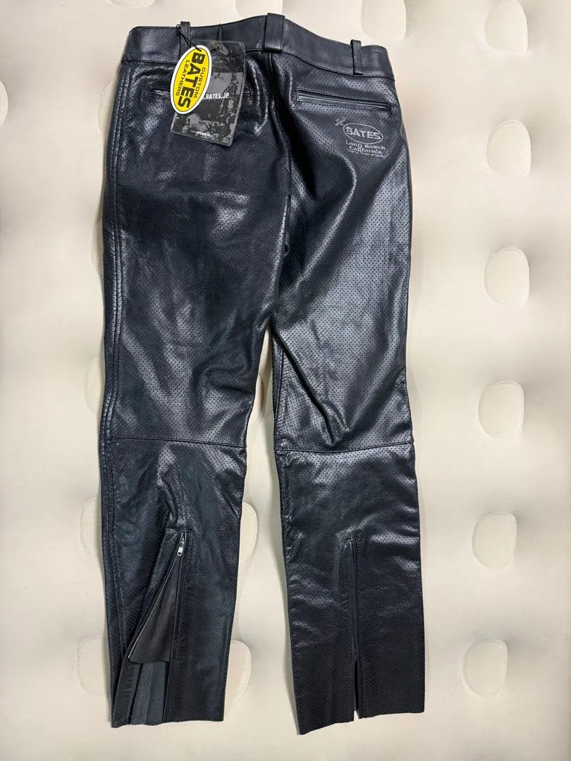 【美品】BATES ベイツ レザーパンツ 本革 ライティングパンツ 革パン 黒白 美品】BATES ベイツ レザーパンツ 本革 ライティングパンツ 革