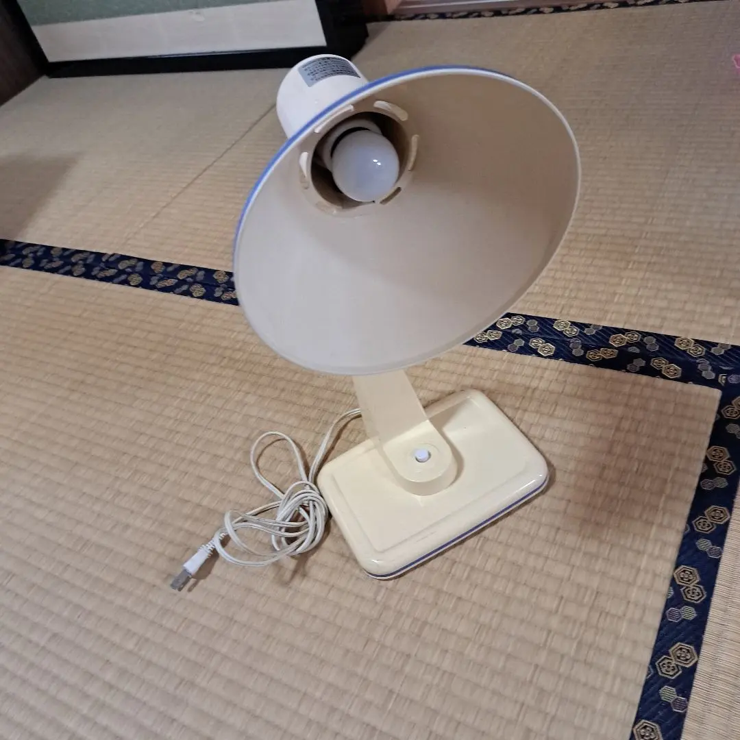 Thumbnail of SANYO Sanyo incandescent light fixture